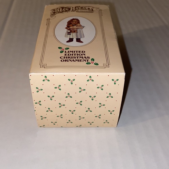 Vintage Jan Hagara 1986 Ceramic Christmas Ornament - Picture 12 of 12